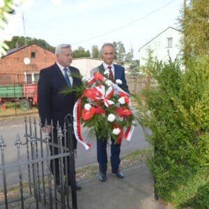 Ku czci pamięci pomordowanych mieszkańców