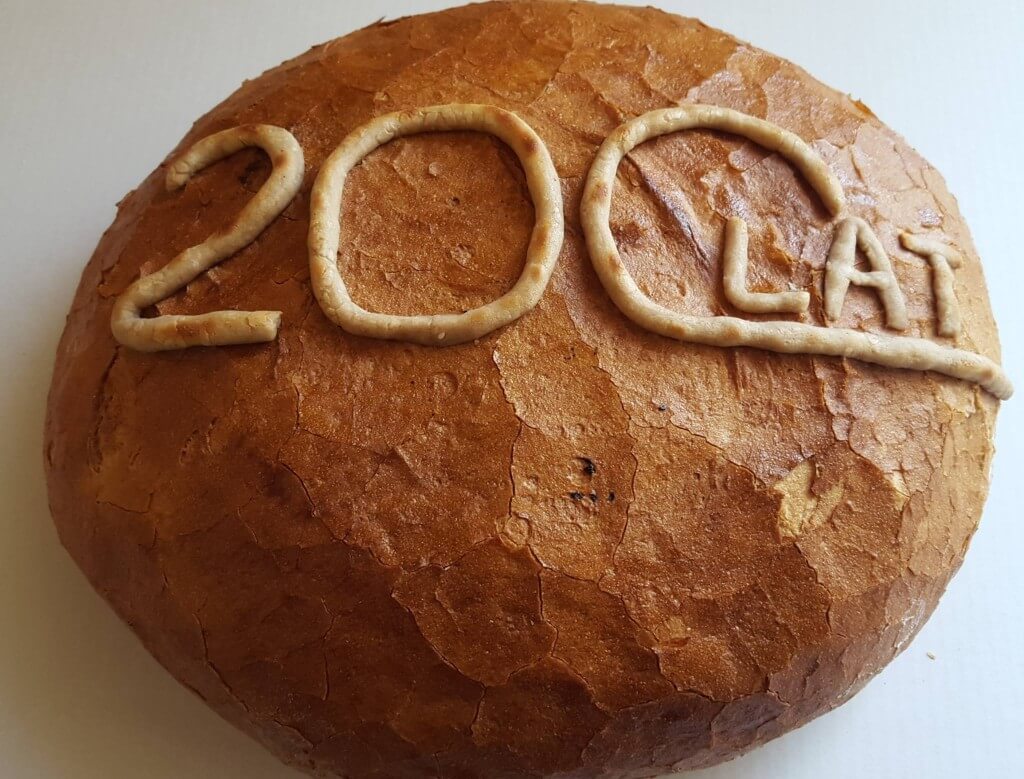 Chleb przygotowany przez Gminną Spółdzielnię Samopomoc Chłopska z okazji jubileusz 200-lecia nadania praw miejskich / fot. GS Ozorków