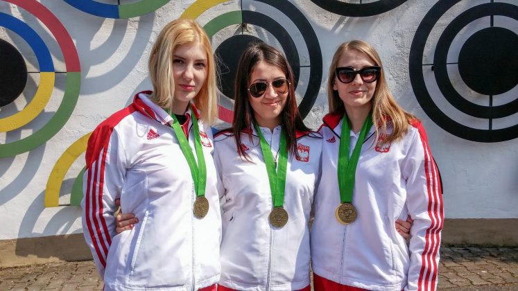 Kolejny sportowy sukces Katarzyny Komorowskiej (pierwsza z lewej) / fot. B. Pastuszka, pzss.org.pl