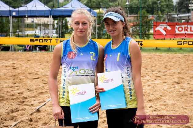 Czwarte miejsce w Mistrzostwach Polski juniorek w siatkówce plażowej zawodniczek UKS Ozorków