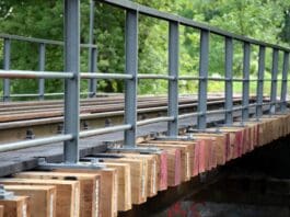 Tramwaje linii 46 jeżdżą już po nowym moście / fot. Michał Kowalski