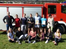 Uczniowie I LO drużynowymi wicemistrzami powiatu zgierskiego w Indywidualnych Biegach Przełajowych / fot. lo-ozorkow.pl