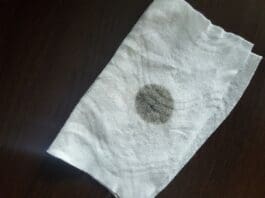 Tym oddychamy w Ozorkowie. Smog to także problem Ozorkowa. Efekt eksperymentu z chusteczką.