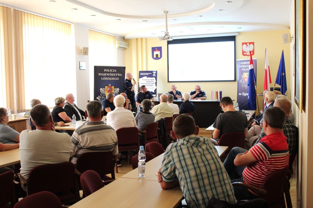 Policyjna debata w Parzęczewie