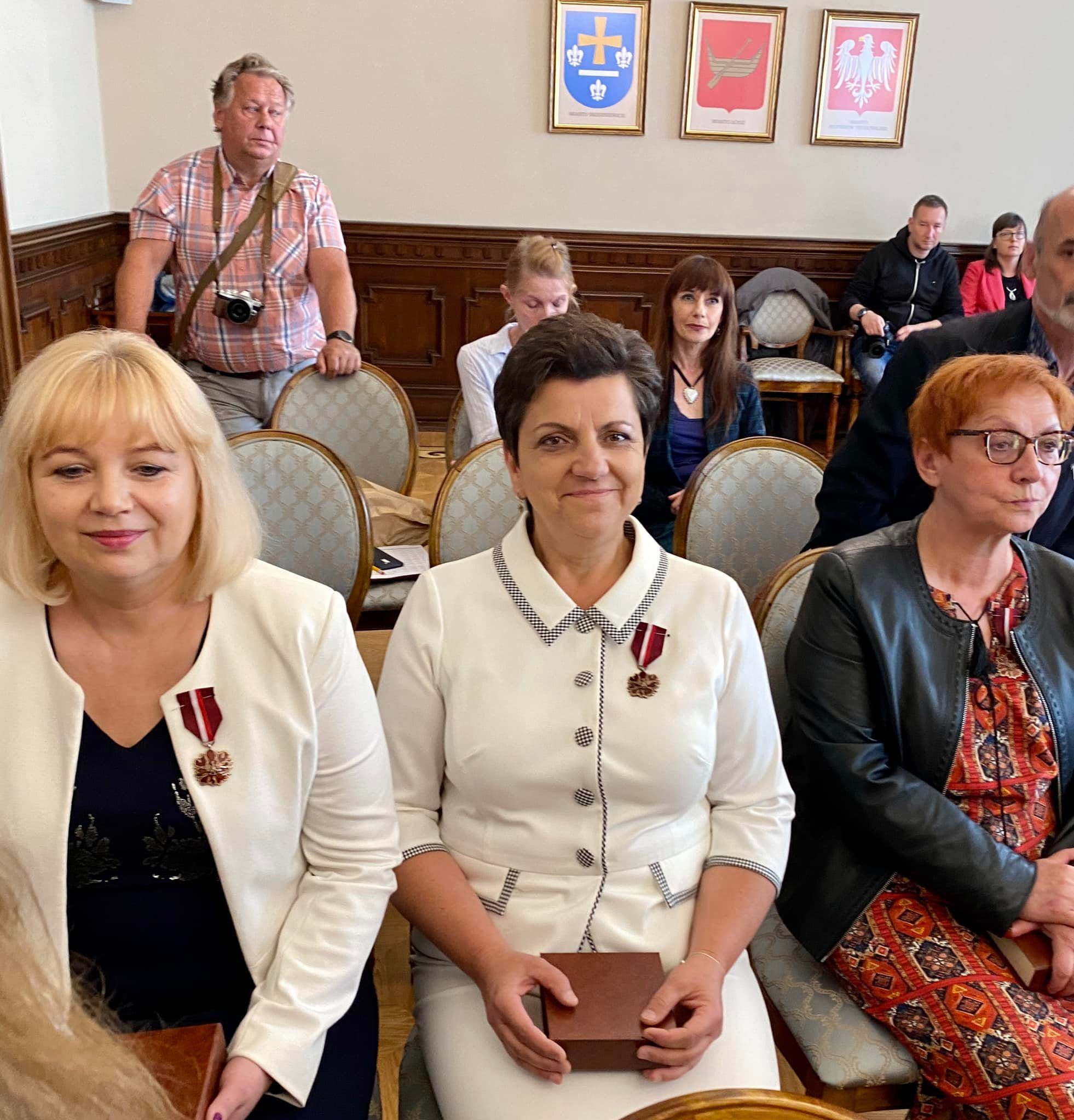 Medal Gloria Artis dla dyrektor MBP Danuty Trzcińskiej! Dziś dyrektor