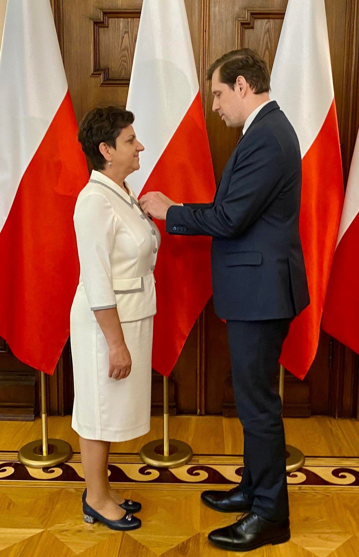 Medal Gloria Artis dla dyrektor MBP Danuty Trzcińskiej! Dziś dyrektor
