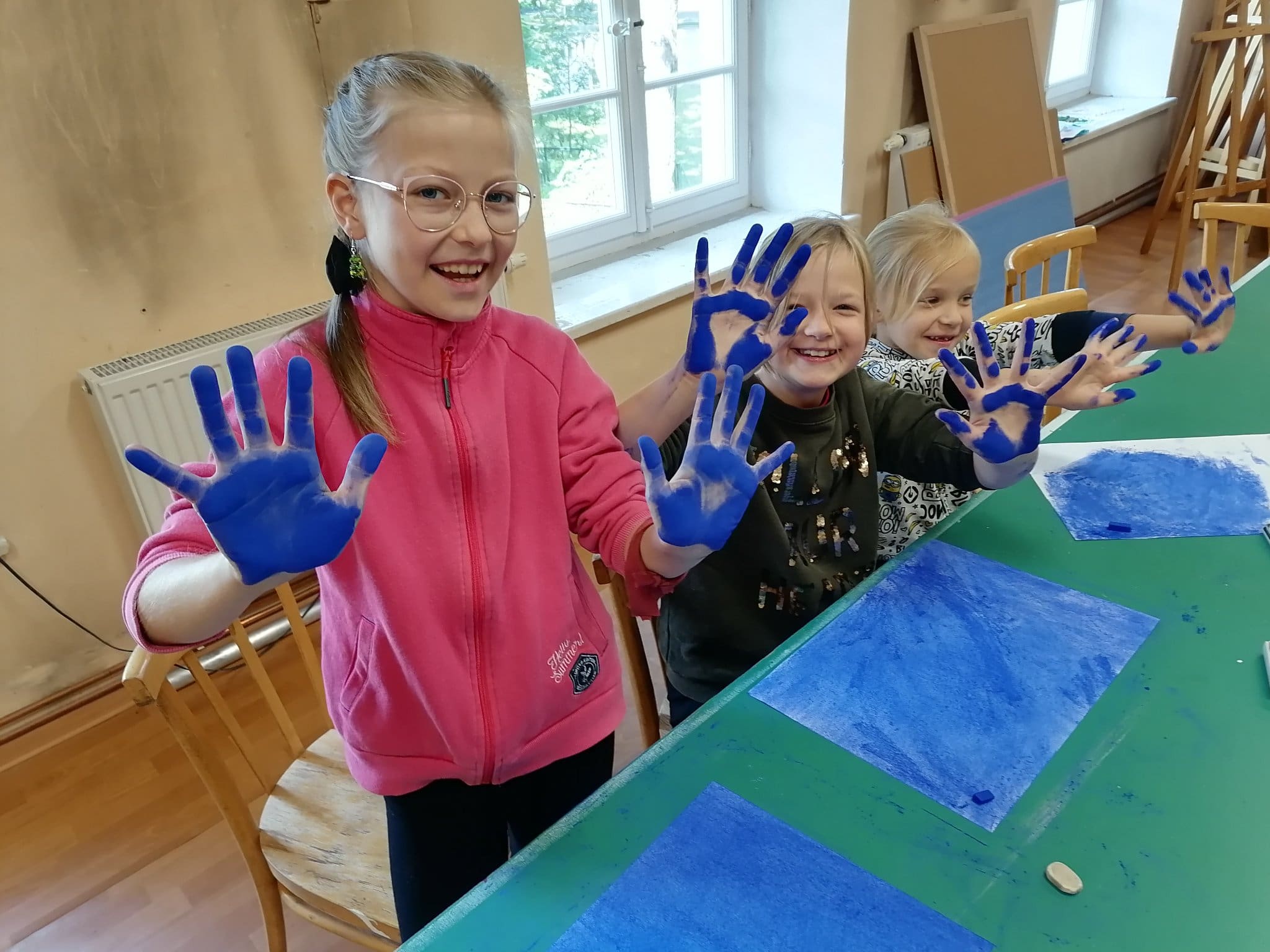 Wspólną zabawą i pieczeniem kiełbasek nad ogniskiem zakończyły się 15