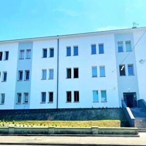 W sierpniu ma się zakończyć termomodernizacja budynku przy Stypułkowskiego 1,