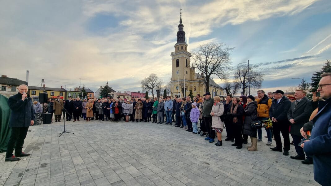 1679412638_Relacja-z-Gminnego-Dnia-Kobiet-i-otwarcia-rynku.jpg Relacja z Gminnego Dnia Kobiet i otwarcia rynku