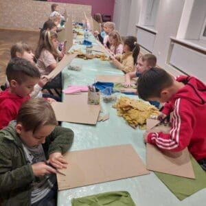 1701262447_801_Warsztaty-plastyczne-z-Pania-Agata-czyli-listopadowa-tworczosc.jpg
