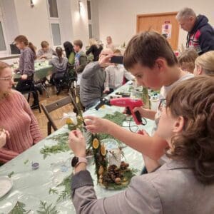 1702916287_748_Swiateczne-warsztaty-rodzinne….jpg