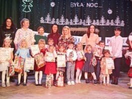 Przedszkole Wesoła Piątka Święci Sukcesy na IV Przeglądzie Kolęd i Pastorałek w Leźnicy Wielkiej