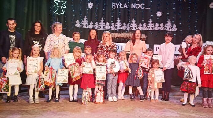 Przedszkole Wesoła Piątka Święci Sukcesy na IV Przeglądzie Kolęd i Pastorałek w Leźnicy Wielkiej