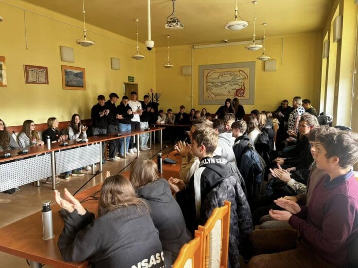 22 stycznia uczniowie klas ósmych ze Szkoły Podstawowej Nr 5 w Ozorkowie w ramac...