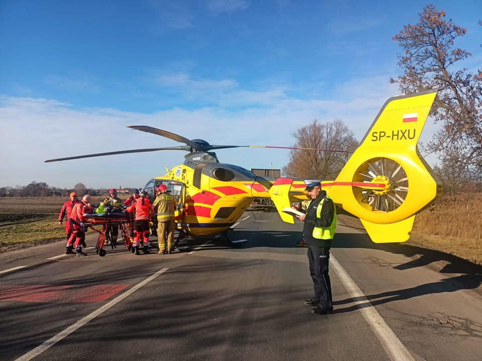 Groźny wypadek na obwodnicy Ozorkowa – DK 91 zablokowana, poszkodowani WypadekObwodnica Ozorkowa nieprzejezdna...