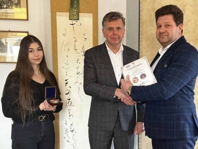  Burmistrz Ozorkowa Jacek Socha otrzymał wyjątkowe wyróżnienie – Medal 80-lecia ...