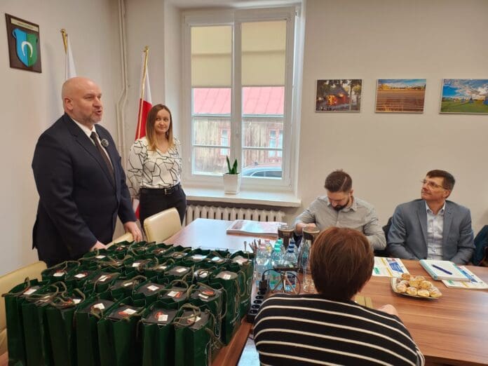 W sali obrad rozpoczęła się narada sołtysów, która dziś przybrała charakter uroc...