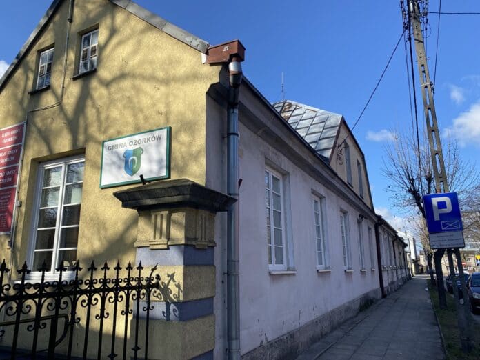 Dotacja-na-renowacje-urzedu-gminy-Ozorkow.jpg Zdjęcie budynku