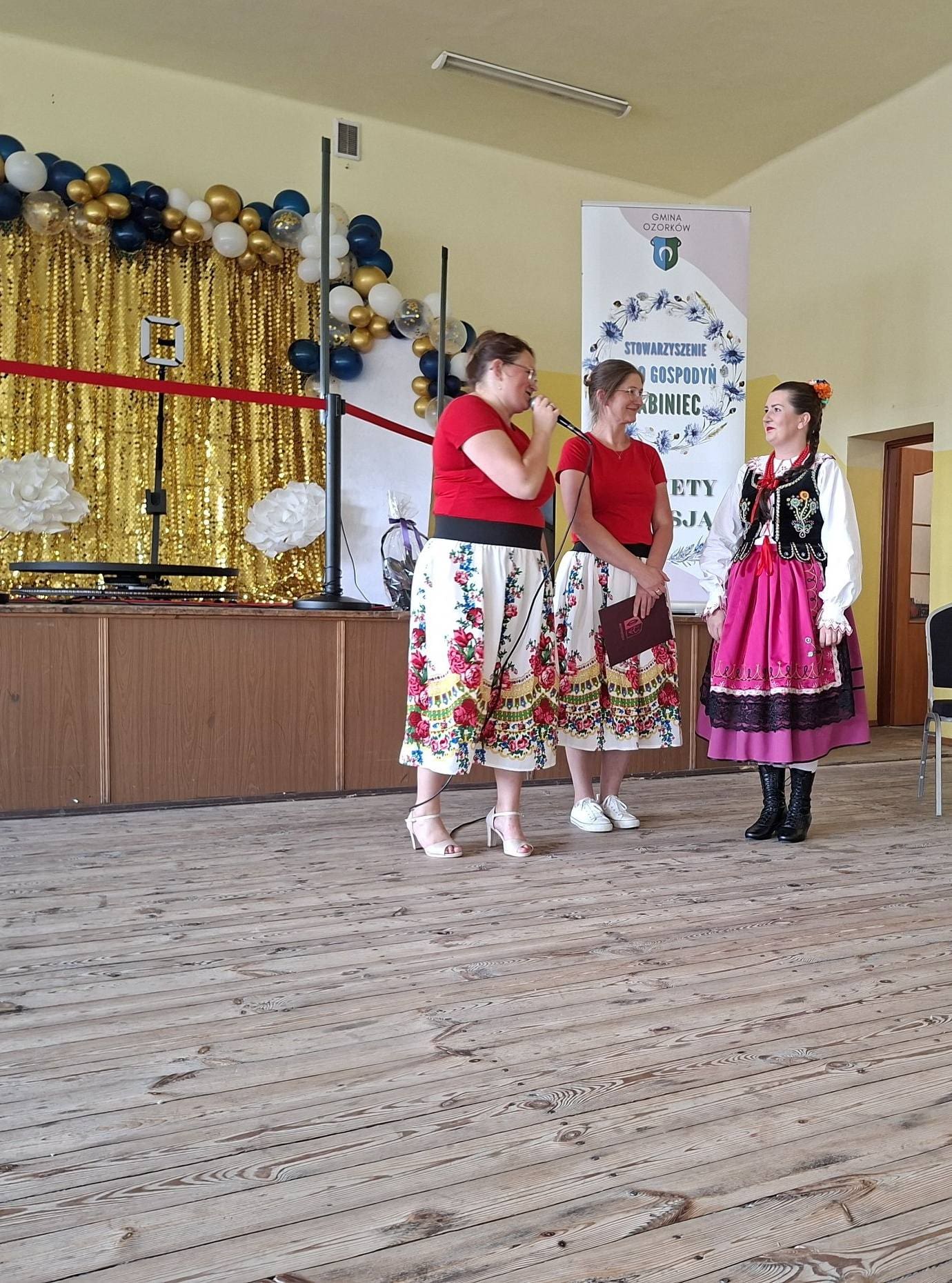 Piknik-Folkowy-w-Modlinie-na-Rozpoczecie-Wakacji.jpg Zespół Pieśni i Tańca